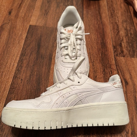 ASICS - Picture 2 of 5